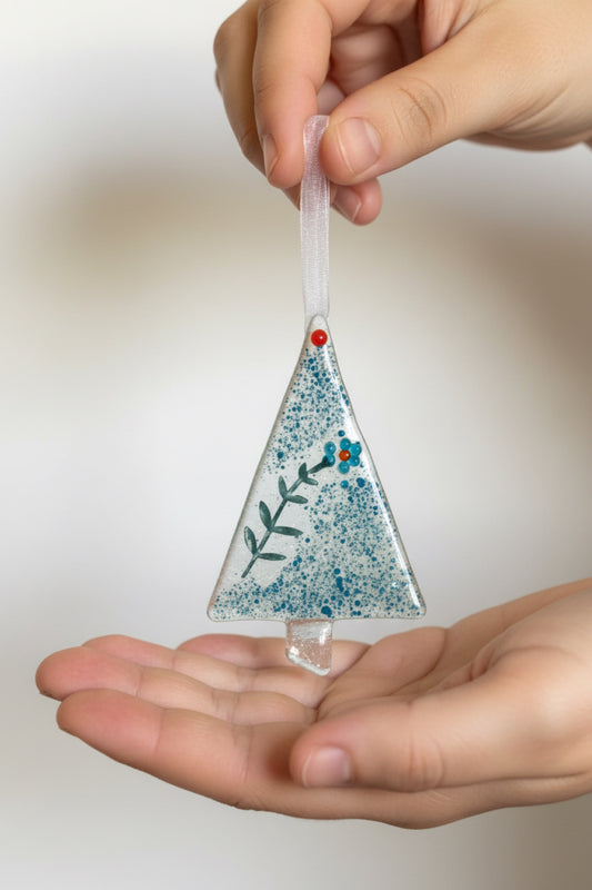 ლურჯი ყვავილის დეკორი